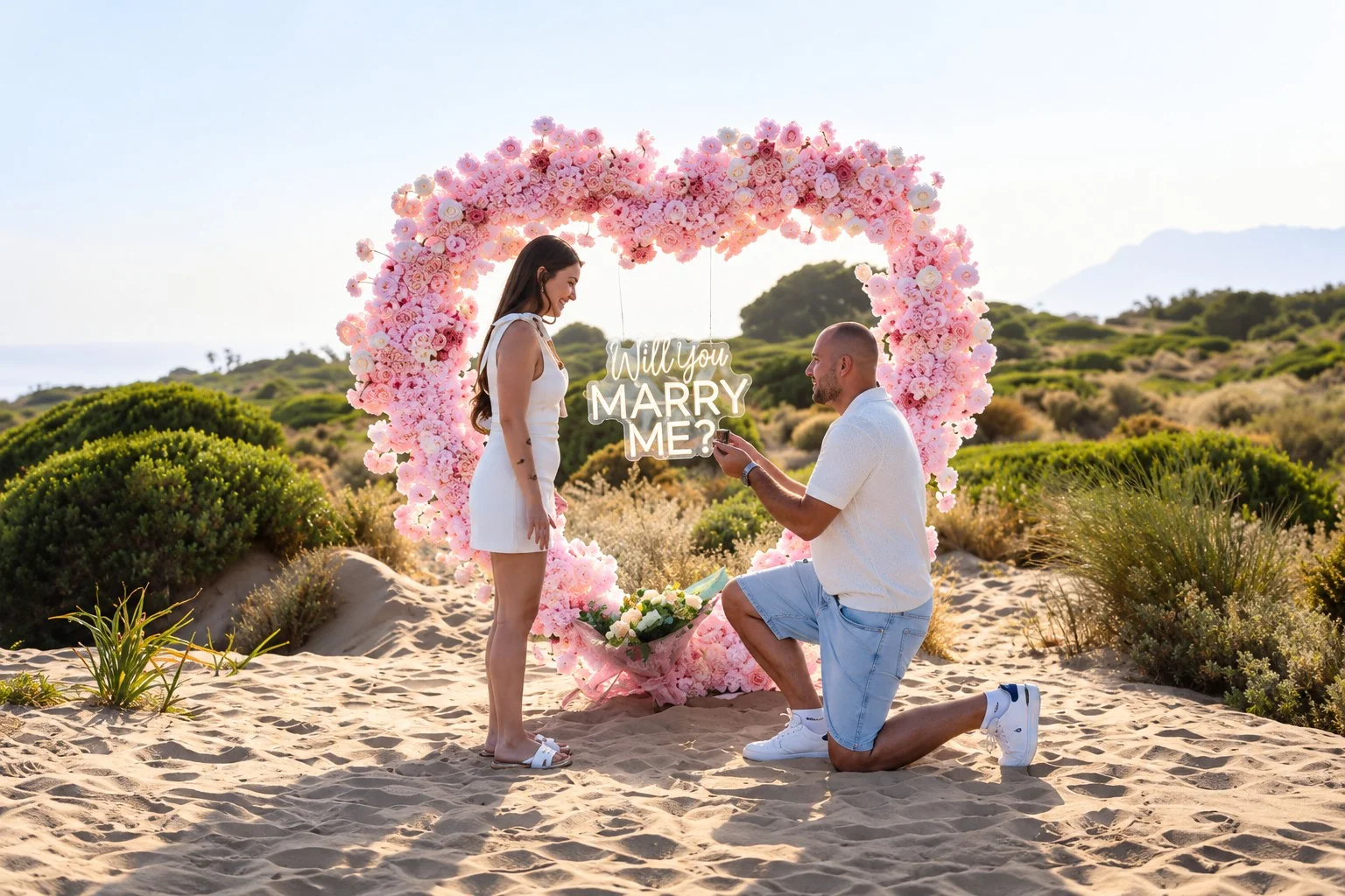 Arco floral en forma de corazón con mensaje de neón para una pedida de mano